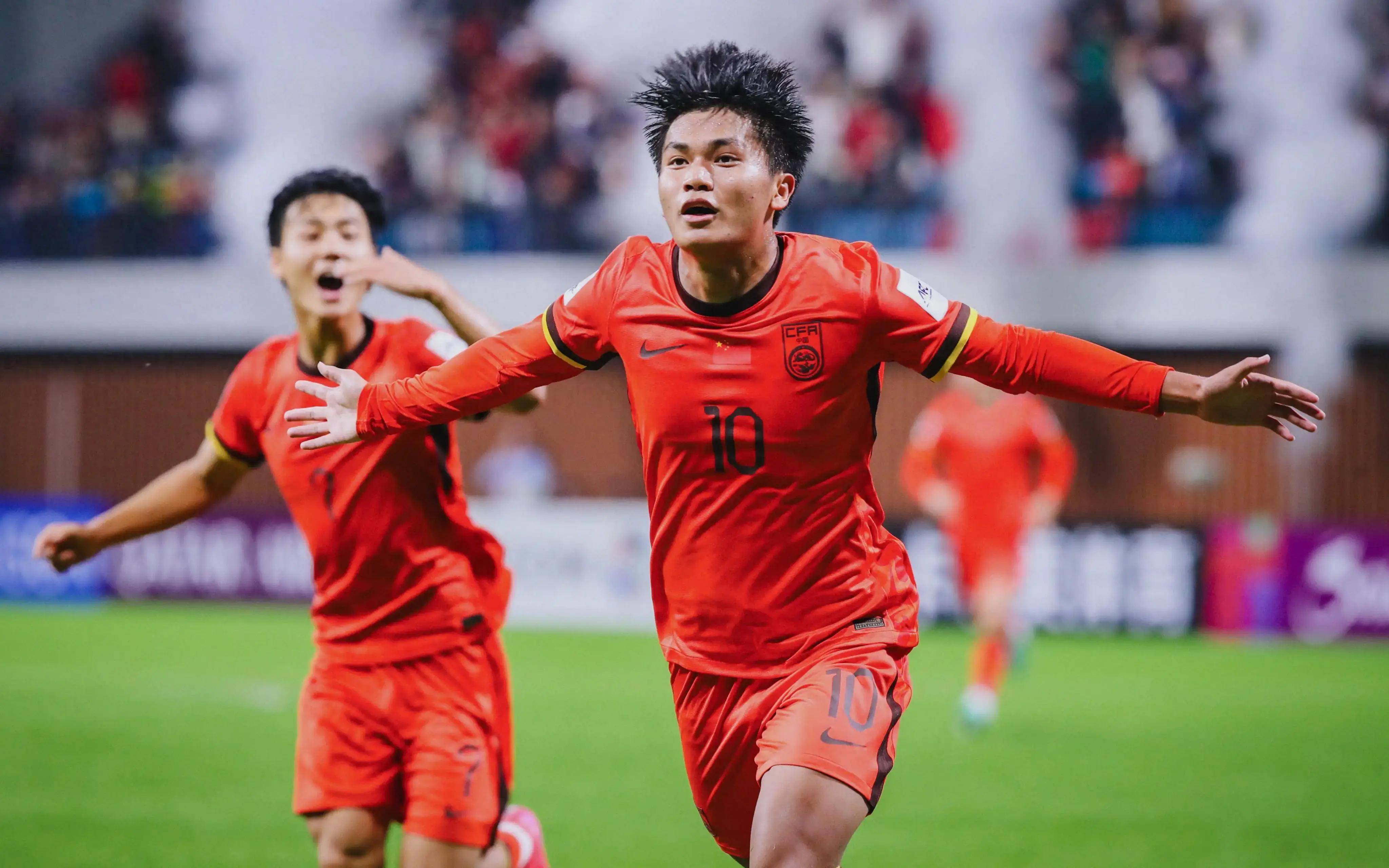 天妒英才，国米旧将范赫斯登转投西协甲后生涯第三度遭遇ACL受伤