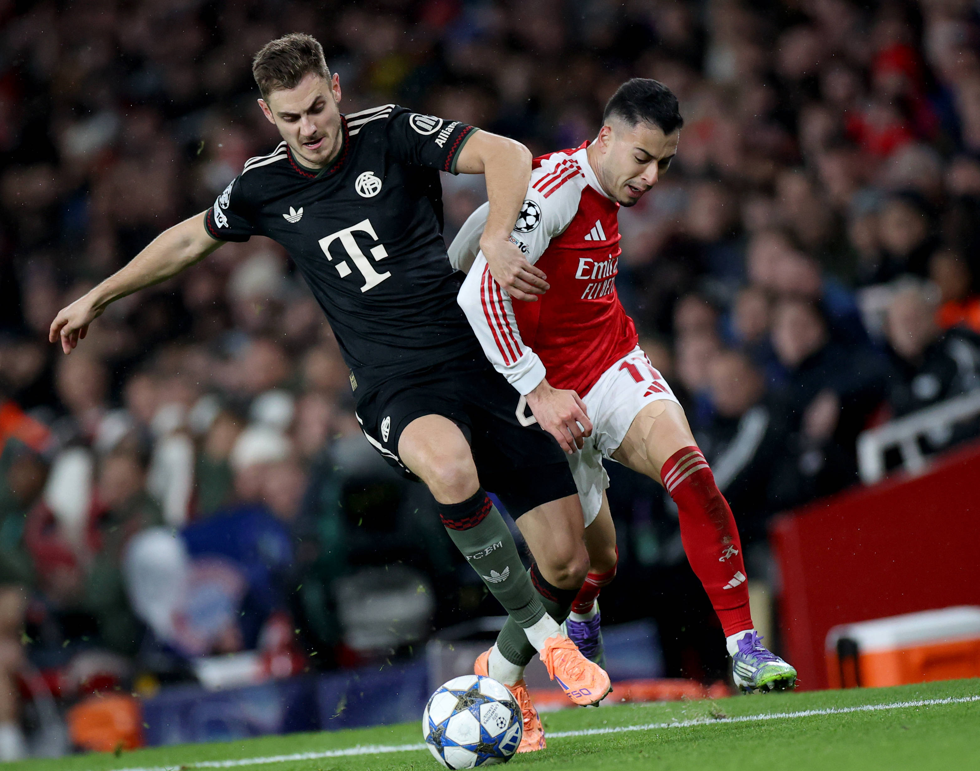 马竞2-1逆转勒沃库森！欧冠4连胜升至第三，阿尔瓦雷斯双响+绝杀