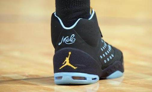 威少拥抱杜兰特！火箭8换1大交易！正式跌入附加赛区