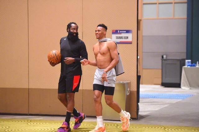 CBA杯战报：佩里19分10板，北控92-86击败宁波