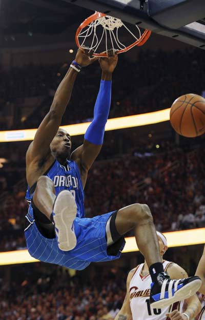 这后撤步跳投太无解