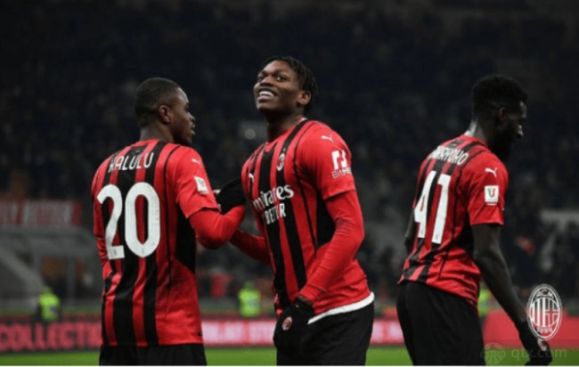 76人多点开花，半场狂轰11记三分得到69分