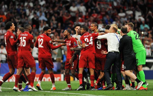 邵佳一上任：直面国足困境 为振兴拼尽全力