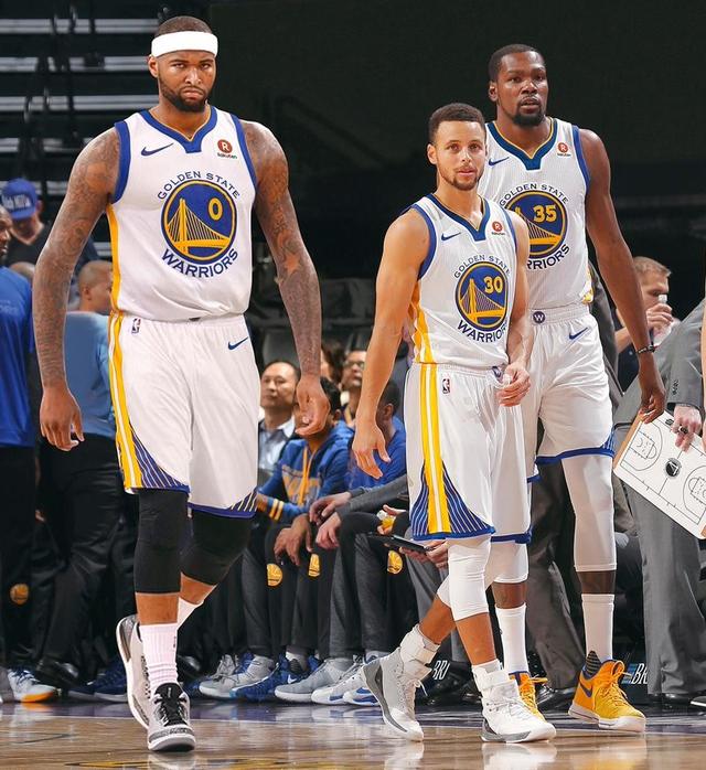 棒球与短视频潮流：如何利用十秒的击球瞬间吸引年轻一代球迷